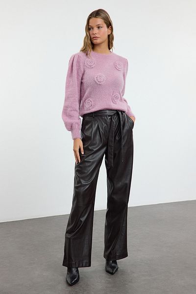 Trendyol Collection Rózsaszín virágmintás tollas kötöttáru pulóver - TWOAW25KZ00014