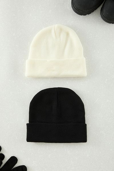Edit by Trendyol Weiches und warmes 2-teiliges Beanie-Set in Schwarz-Ecru