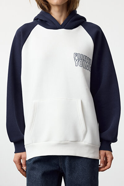 Trendyol Collection Színes blokkolt sötétkék szlogen túlméretezett polár pulóver - Twoaw25Sw00195