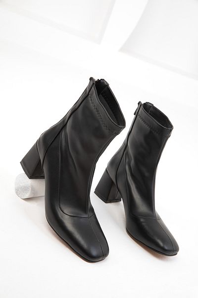SOHO Women's Black Boots & Booties 15460