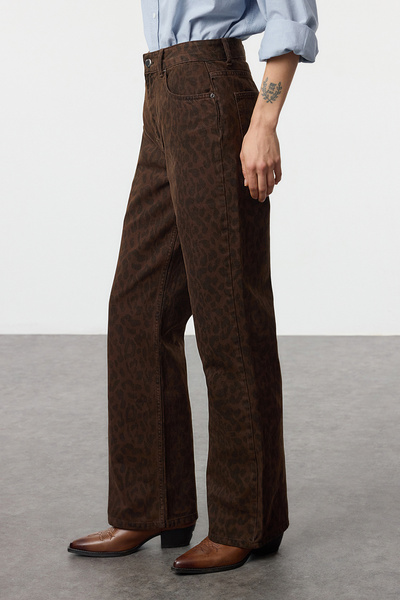 Trendyol Collection Magas derekú és leopárdmintás barna farmernadrág - TWOAW25JE00260