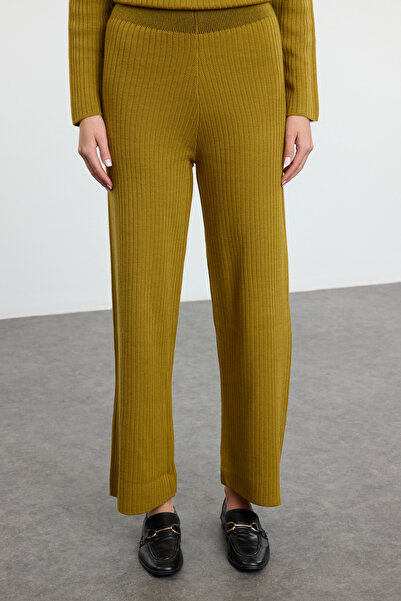 Trendyol Modest Σετ πλεκτών λαδιού Oversize - Σετ πλεκτό με ραβδώσεις στο κάτω μέρος TCTAW25US00115