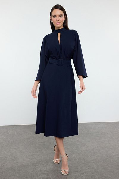 Trendyol Collection Sötétkék szőtt stílusos estélyi ruha éjszakai ballagási ruha TPRAW25EL00075