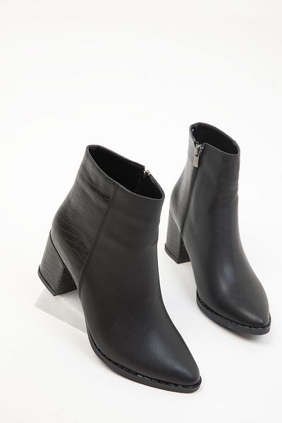 SOHO ЧорніЧорні жіночі черевики Croco Bootie 16560