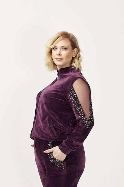 Moda Berray Комплект анцуг от кадифе с големи размери и каишка и с камъни, цвят слива