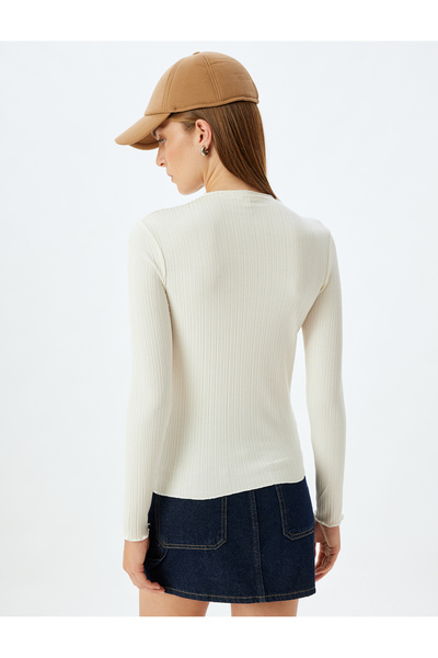 Koton Μακρυμάνικο μπλουζάκι με στρογγυλή λαιμόκοψη με υφή από ύφασμα βισκόζης