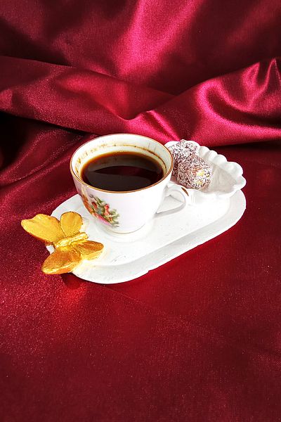 Uğur Böceği Ticaret Butterfly Coffee Presentation Bowl and Oyster Turkish Delight Bowl