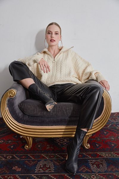 VATKALI Cremefarbener Strickpullover mit Reißverschluss