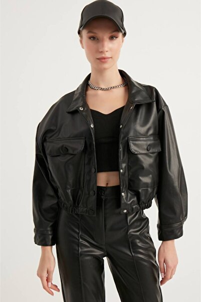 Swana Jachetă de piele pentru femei cu talie elastică și detaliu cu snap - negru