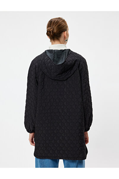 Koton Kapüşonlu Cepli Düğmeli Kapitone Oversize Mont