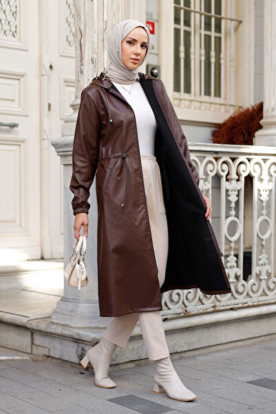 Pamuk Butik Women's Hooded Leather Cap with Pockets