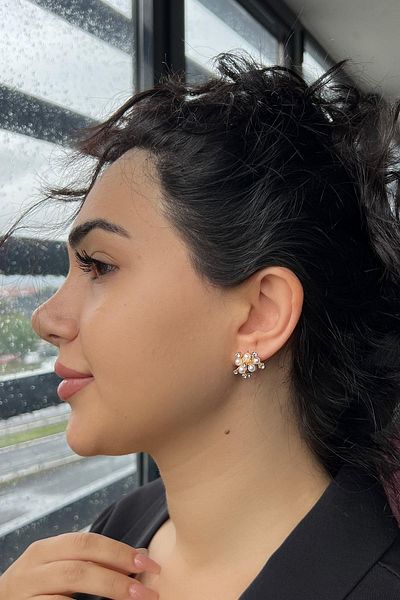 TAKIŞTIR حلق مزين باللؤلؤ باللون الذهبي (زوج)