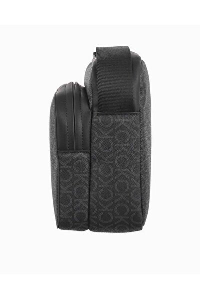 Calvin Klein Must Reporter Crossbody Bag