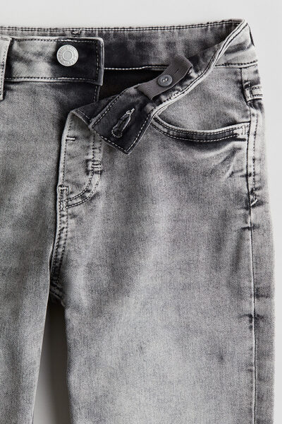 H&M Relaxed Tapered Fit Jeans