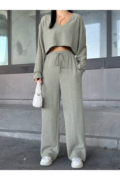 ILLE V-Neck Crop Blouse Trousers Set