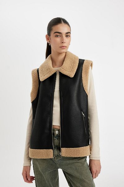 DeFacto Faux Leather Water Repellent Vest - Regular Fit, Faux Fur Inside Surface, Zip-Up B2434Ax24Wn