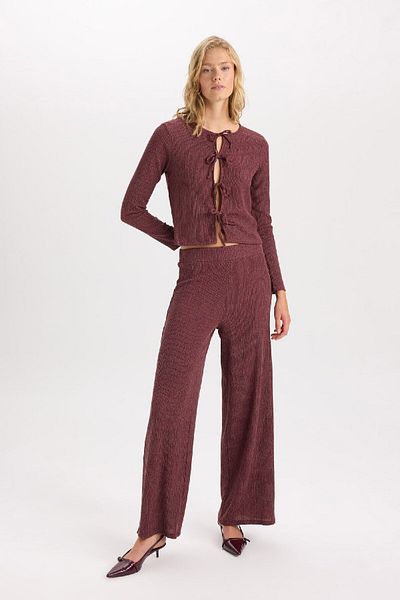 DeFacto Gerade Hose mit weitem Bein und flexibler Taille – D6300AX24AU