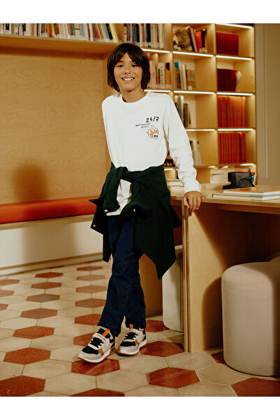 LC Waikiki LCW Kids Boy - Суитшърт с дълъг ръкав и кръгло деколте в екрю цвят