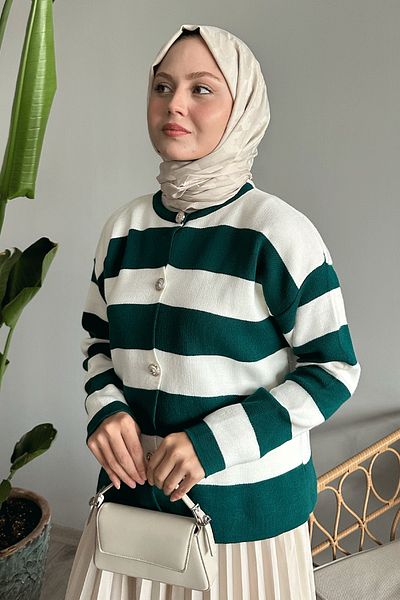 InStyle Σμαραγδένια πράσινη πλεκτή ζακέτα με χρυσά κουμπιά