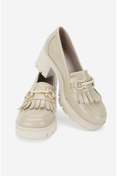 TUNAELLİ KADIN BEJ RUGAN HAKİKİ DERİ 36-41 NUMARA PÜSKÜLLÜ TOPUKLU LOAFER AYAKKABI