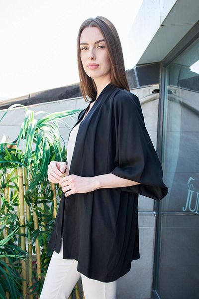 Jument Cardigan și pantaloni de vară drapați din material elegant și fluent - negru 100% Iyocell
