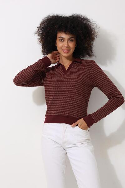 AMİDA بلوزة نسائية بأكمام طويلة وياقة بولو منقوشة من قماش الجاكار باللون العن...