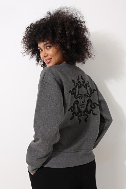 AMİDA Medusa Vezena Antracit Oversize kroj Ženska majica - okrugla kragna 2446