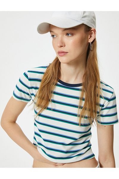Koton Crew Neck Crop T-Shirt - Short Sleeve, Slim Fit