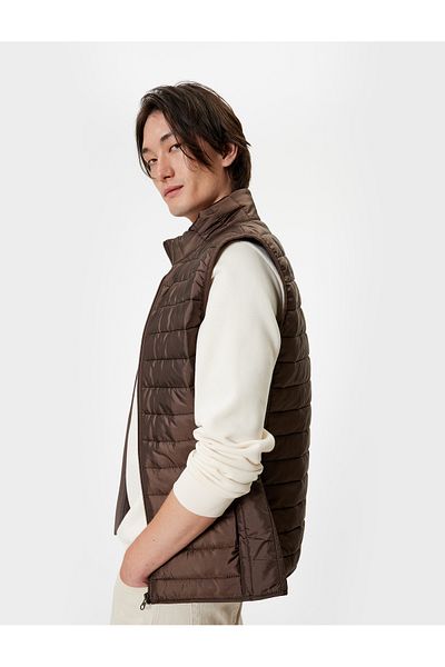Koton Slim Fit Pufferweste – Stehkragen und Taschendetail