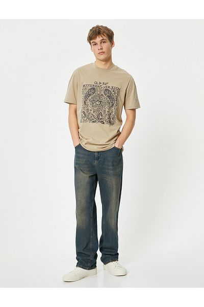 Koton Kurzärmliges T-Shirt mit Rundhalsausschnitt und Totenkopf-Aufdruck