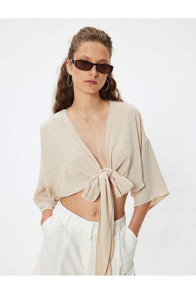 Koton Übergroßes Crop-Top mit V-Ausschnitt und Bindedetail