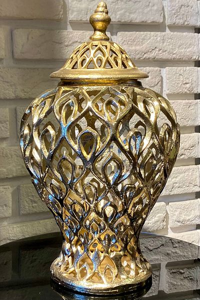 LAMEDORE Cast 40 cm Shah Cube Vase
