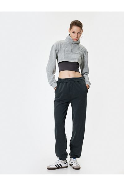 Koton Stand Collar Long Sleeve Oversize Crop Sweatshirt - Half Zipper