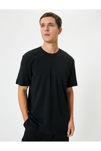 Koton Βαμβακερό μπλουζάκι Basic - Λεπτομέρεια τσέπης, λαιμόκοψη, κοντό μανίκι