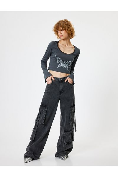 Koton Long Sleeve Printed Slim Fit Lace Detailed Crop T-Shirt