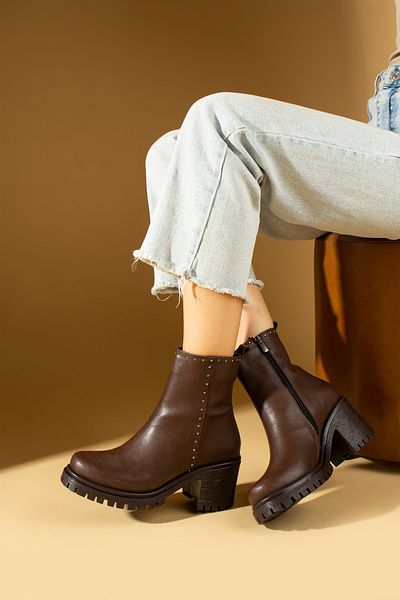 Pembe Potin Women's Brown Poly Sole Zippered Comfortable Fit Warm Lining Heeled Boots