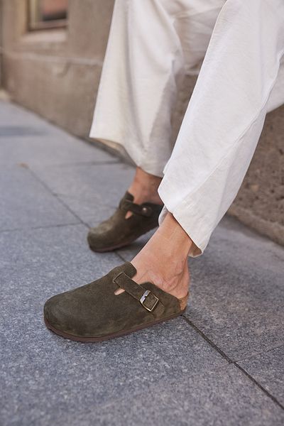Uniqueqoop Papuci ortopedici unisex cu talpă din plută din piele naturală Oslo