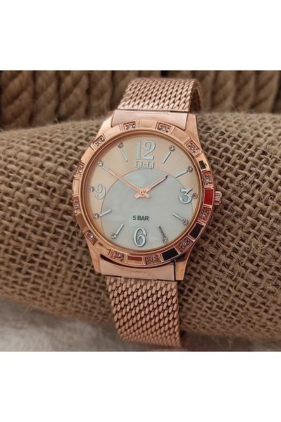 Q&Q Wicker Women's Wristwatch