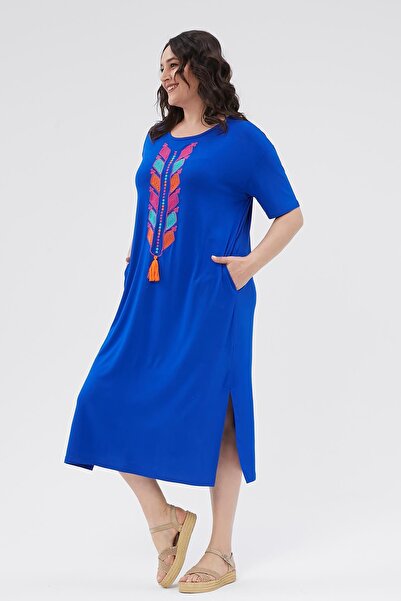 Ebsumu Rochie lungă, albastră, brodata în față, mărime Plus