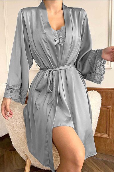 Merry See Set aus besticktem Satin-Nachthemd mit Schnürung und Spitze