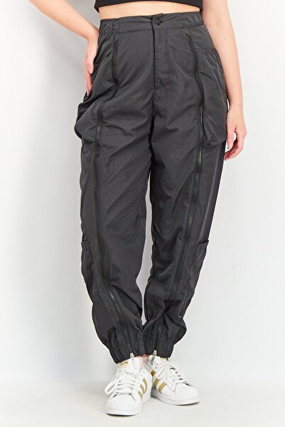 adidas بنطال كارجو بسحاب مناسب للرياضة للنساء، أسود