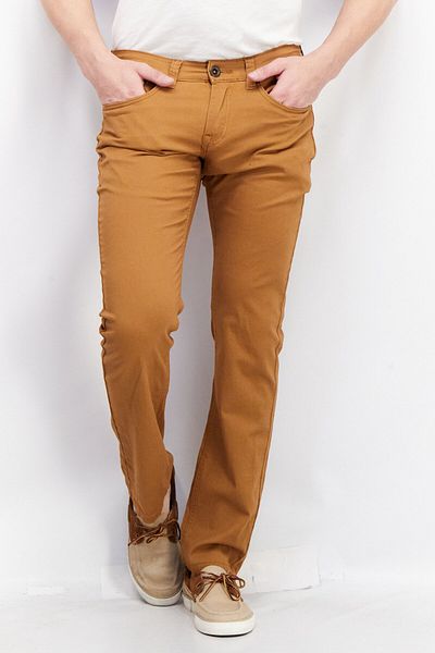 Caterpillar Men Regular Fit Solid Chino Pants, Brown