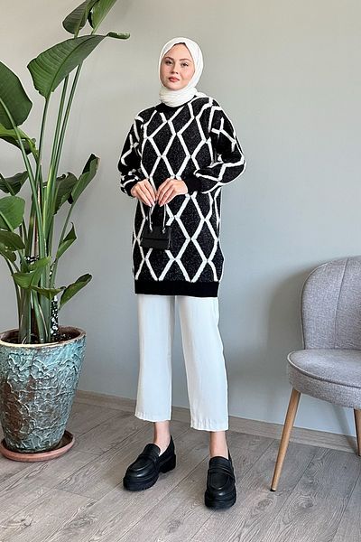 InStyle Striped Pearl Detail Black Knitwear Sweater