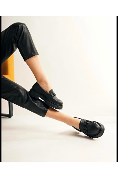 Yazın Ayakkabıları SİYAH ÖNÜ TOKA DETAYLI OXFORD AYAKKABI