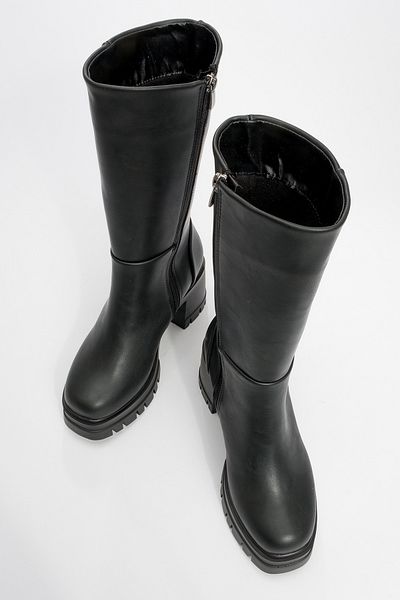 LuviShoes Γυναικείες κοντές μπότες OLIA Μαύρες με χοντρό τακούνι