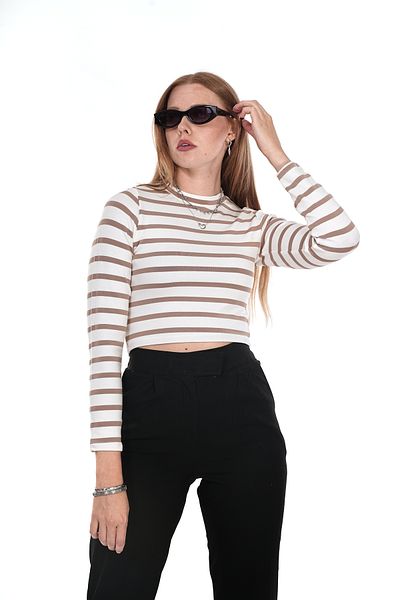 Butik Trend Biz Body cu dungi cu decolteu