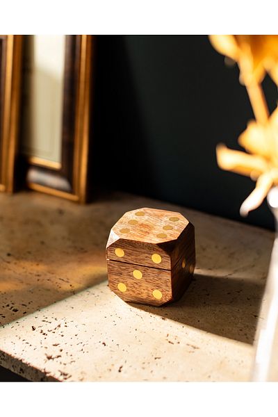 Madame Coco Raina Box - Fashionable and Convenient Design
