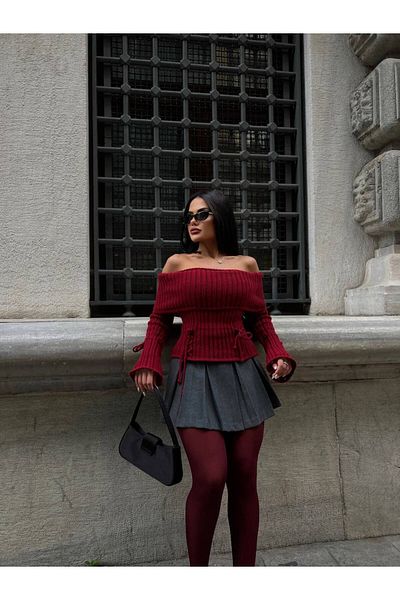 Friday Mood Pulover de damă cu mânecă spaniolă, guler Madonna, cu dantelă