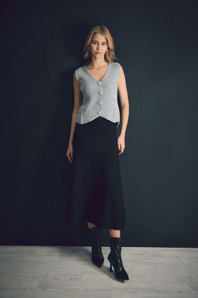 Fulla Moda سترة تريكو بأزرار ورقبة على شكل حرف V