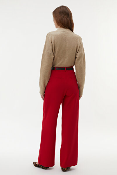 Mudo Crew Neck Crop Sweater